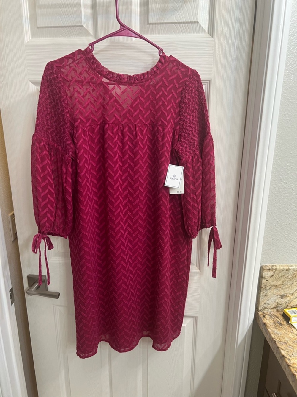 Susina fuchsia Textured Tie-Sleeve Midi Dress